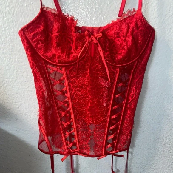 Lingerie - Picture 3 of 4